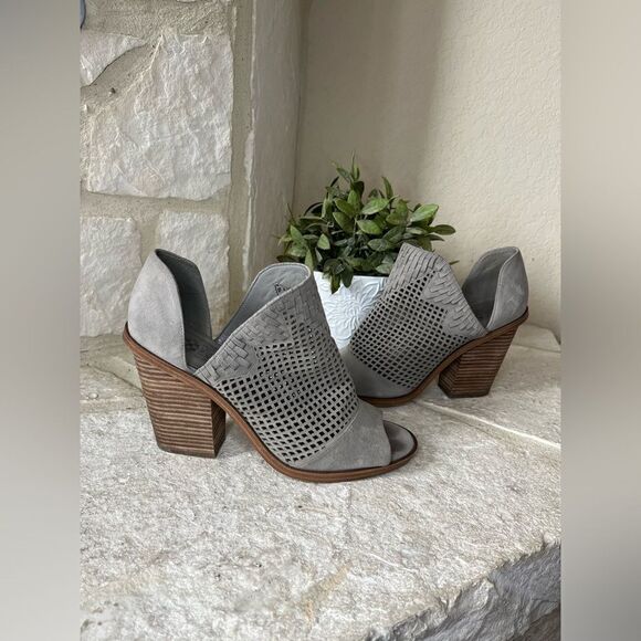 Vince Camuto Fritzey grey suede laser woven accent open toe booties sz 10 - Picture 6 of 10